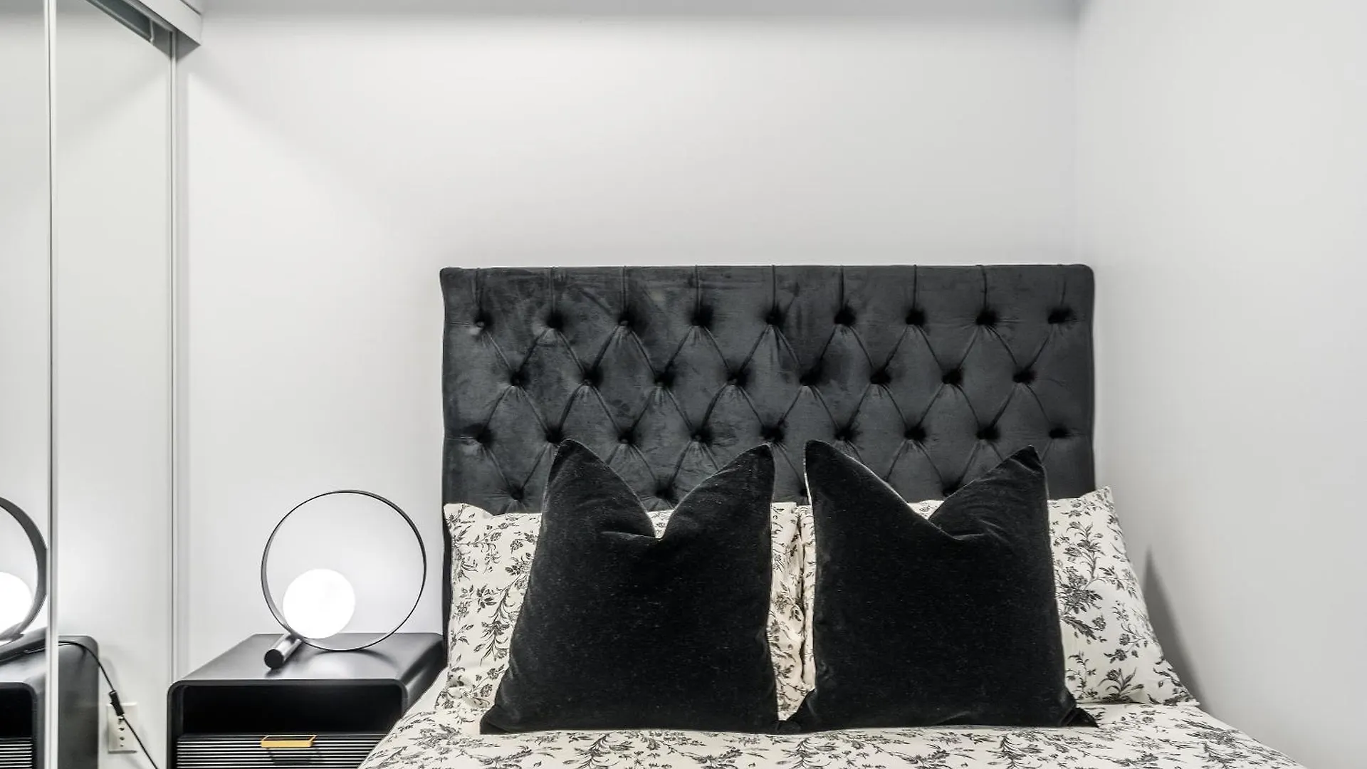 Hotel Yorkville Plaza Suites Toronto