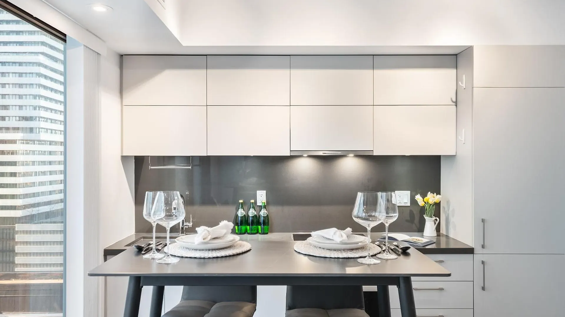 Hotel Yorkville Plaza Suites Toronto